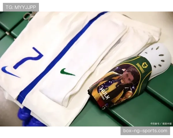 护腿板在足球规则中的必须佩戴标准与裁判判罚依据解析