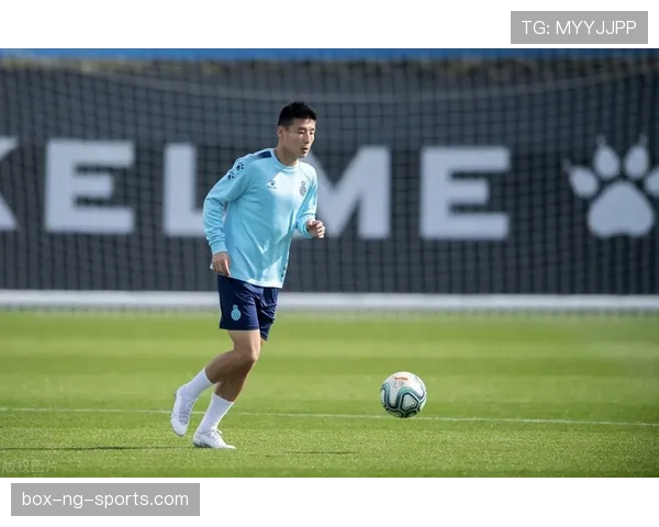 武磊家里到底藏着多少张银行卡，普通人都想不到那感觉！